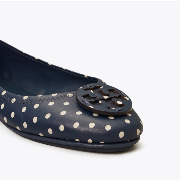 TORY BURCH NAPPA LEATHER TRAVEL BALLET FLATS CLASSIC NAVY DOTS SIZE 8.5 - Picture 6 of 16